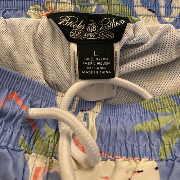 Brooks Brothers swim Trunks. - Picture 2 of 5